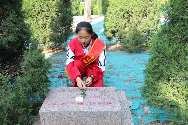 4主題團(tuán)日_縮小大小.JPG