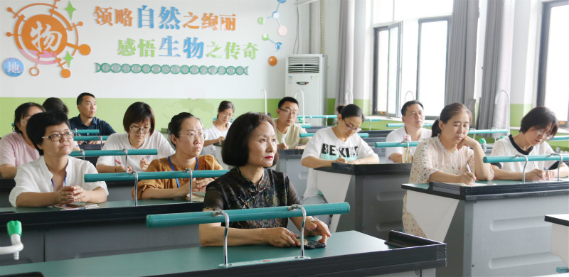 參會(huì)教師.jpg