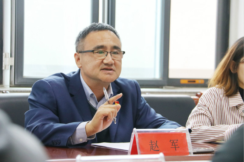 趙軍副校長(zhǎng)主持會(huì)議.jpg